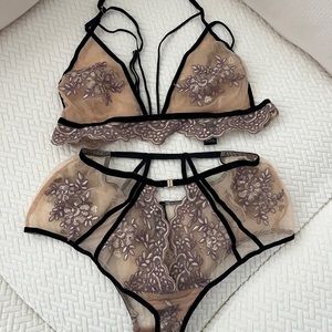 For love and lemons intimate set